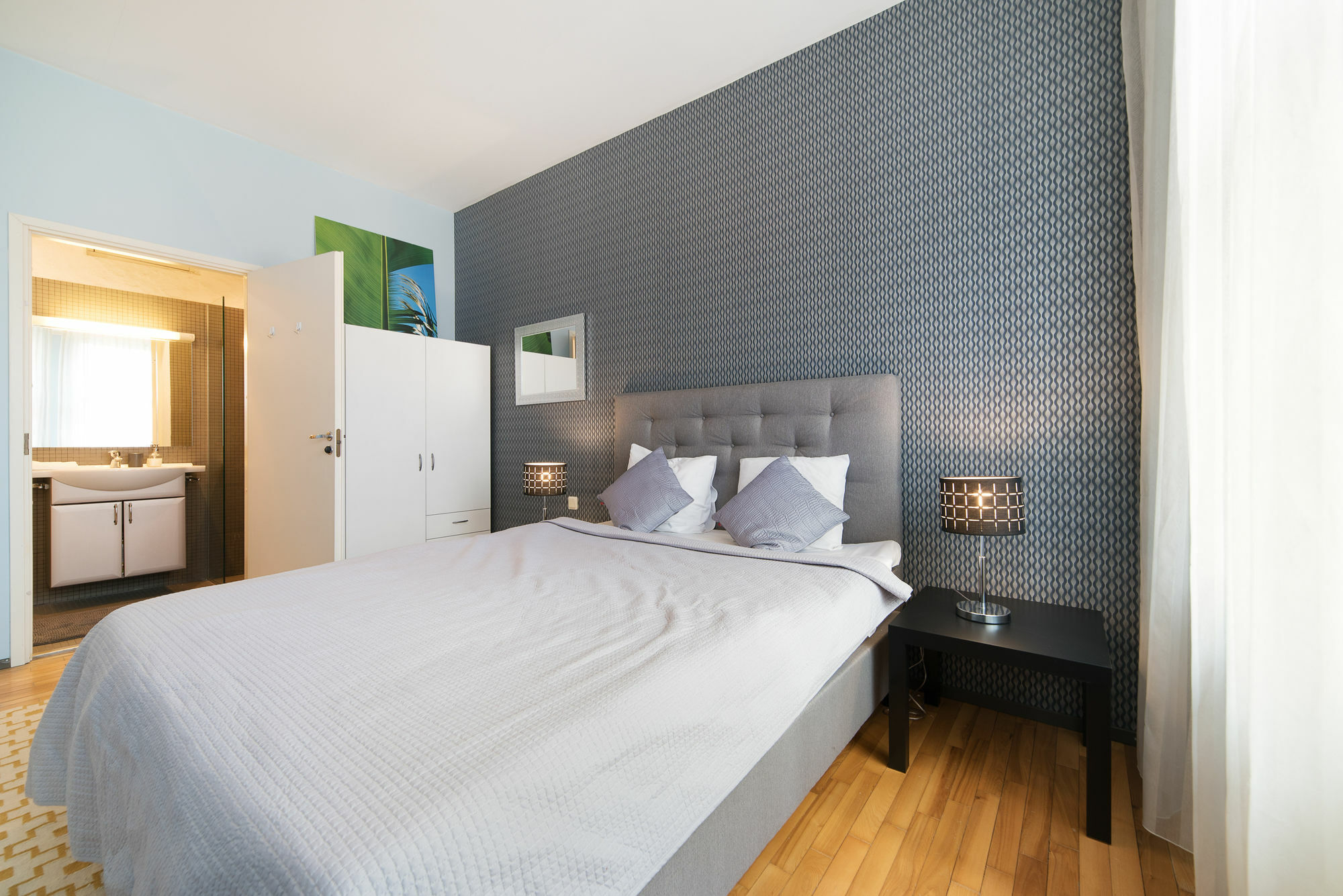 - Town Hall Square Aparthotel