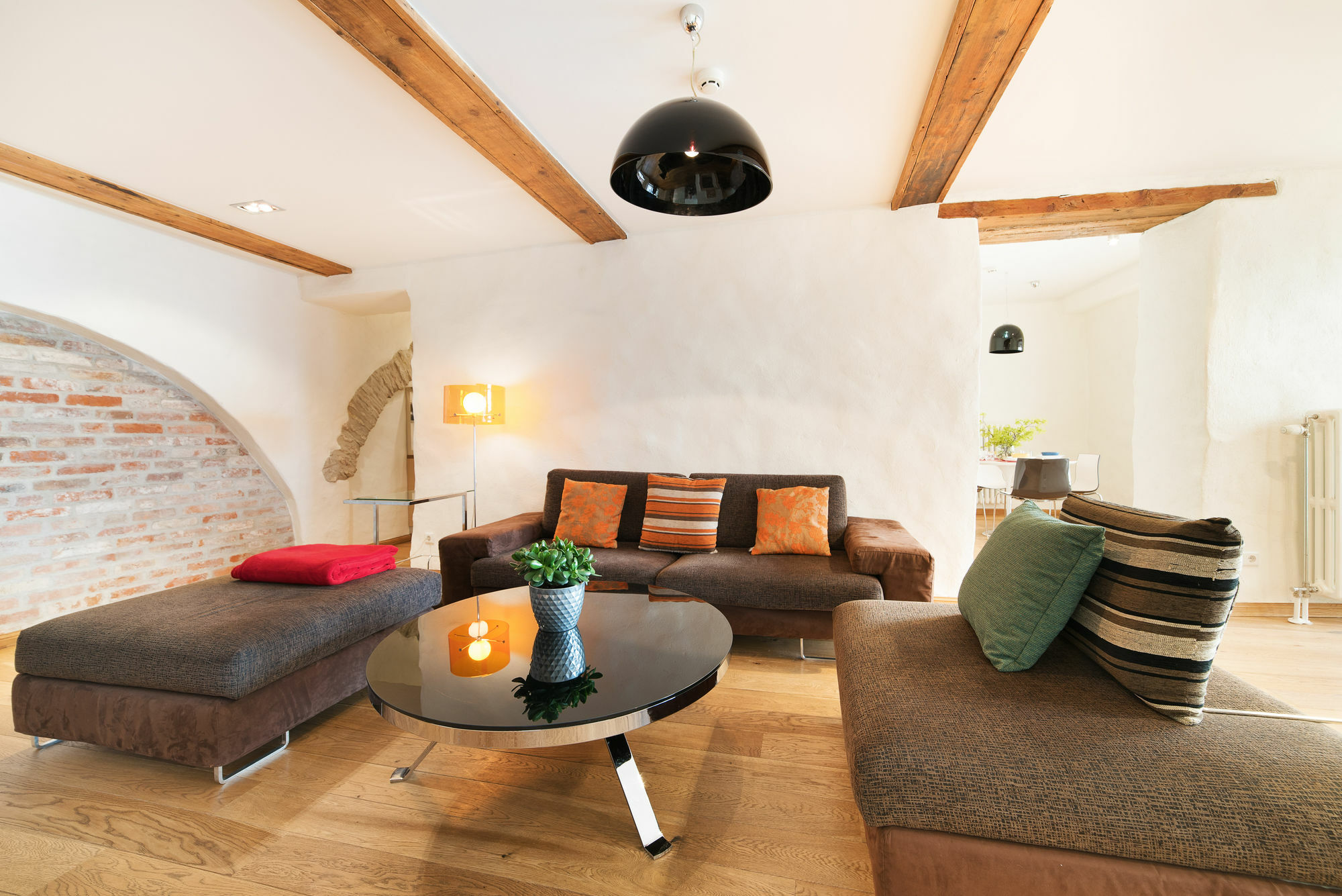 - Town Hall Square Aparthotel 3*