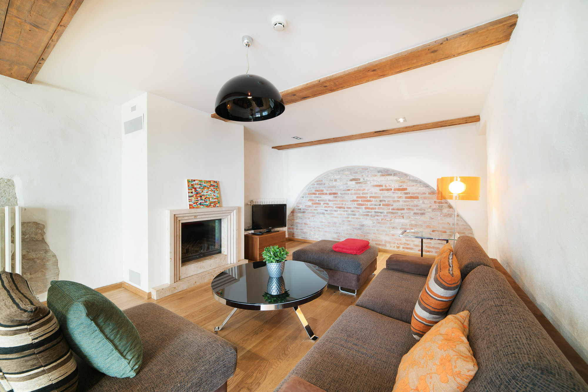 - Town Hall Square Aparthotel